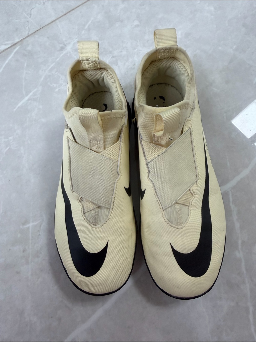 Nike Air Zoom Mercurial Vapor 15 Academy, Lemonade/Black sneakers